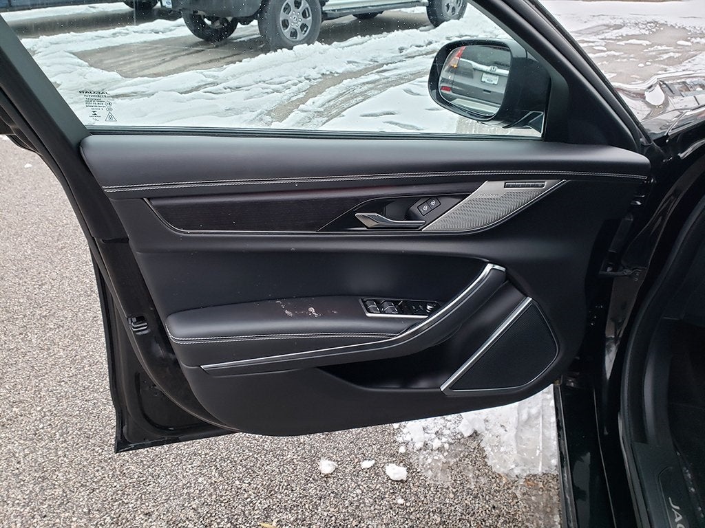 2024 Jaguar XF R-Dynamic SE