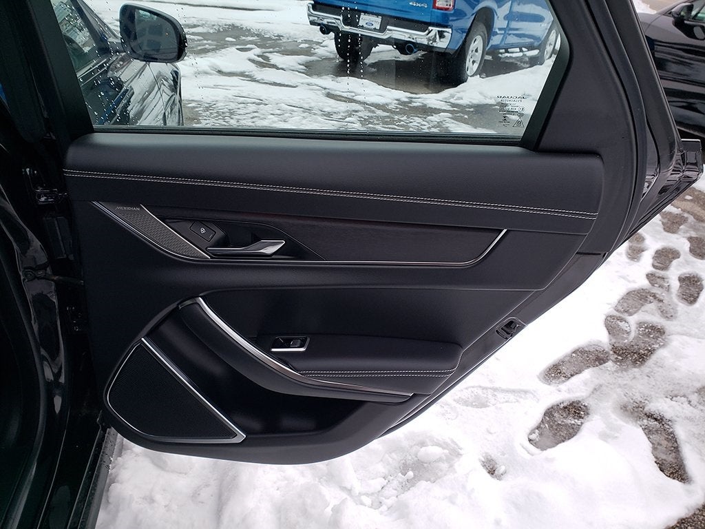 2024 Jaguar XF R-Dynamic SE