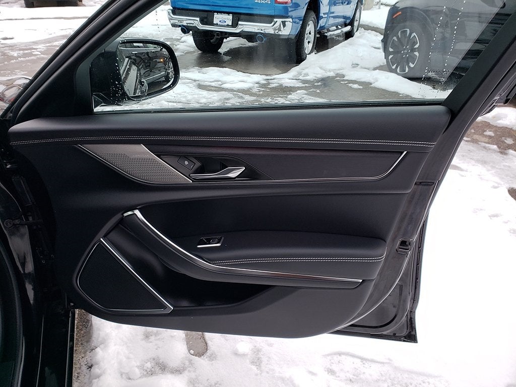 2024 Jaguar XF R-Dynamic SE