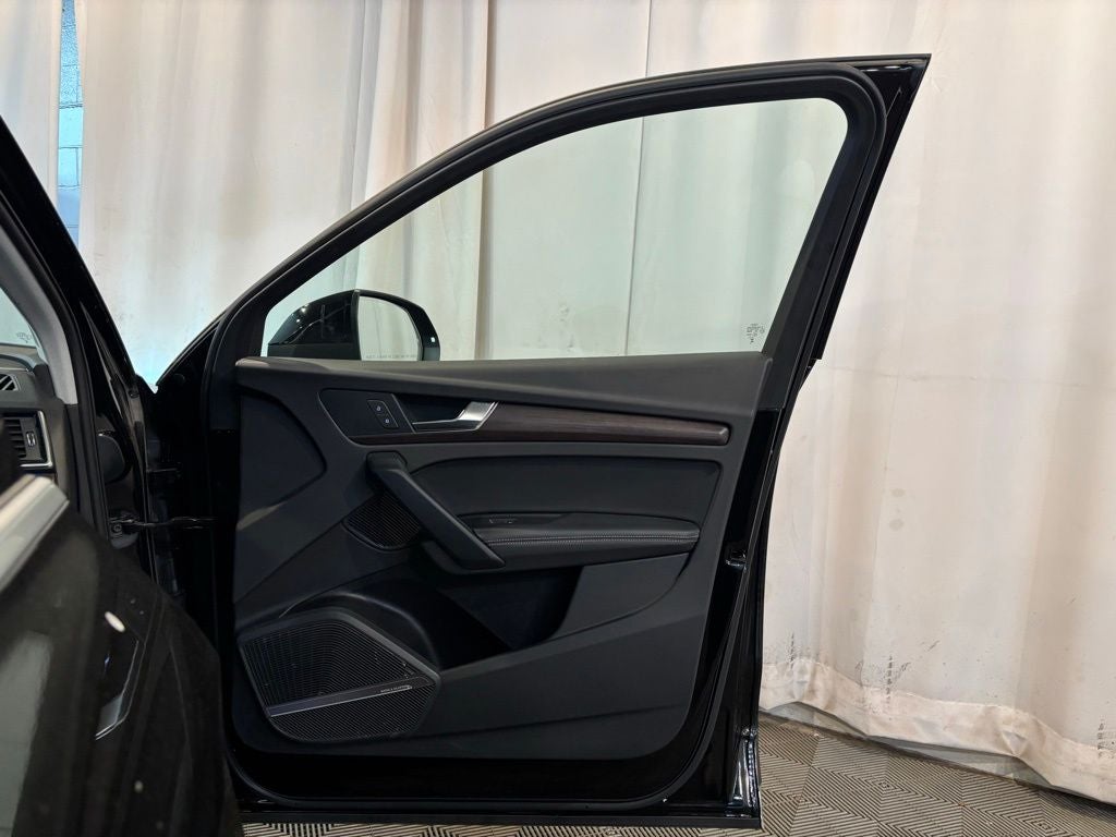 2023 Audi Q5 45 S line Prestige quattro
