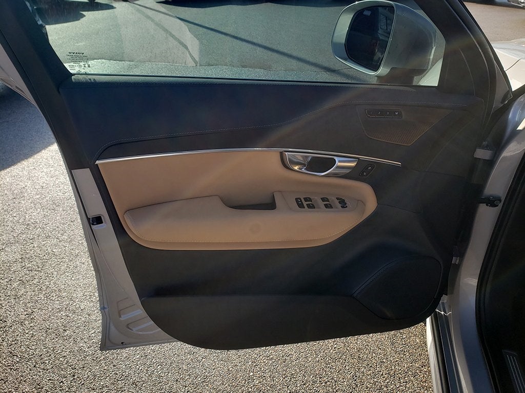 2025 Volvo XC90 B6 Ultra