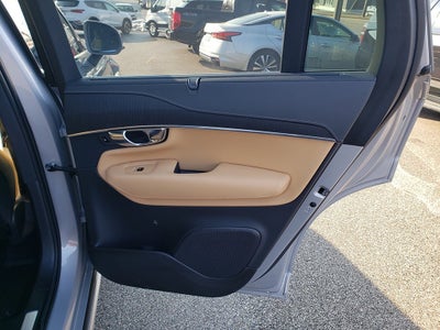 2025 Volvo XC90 B6 Ultra