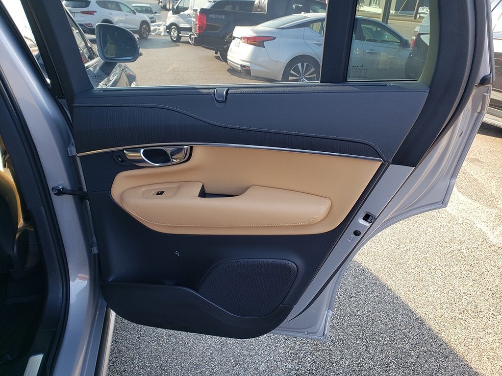 2025 Volvo XC90 B6 Ultra