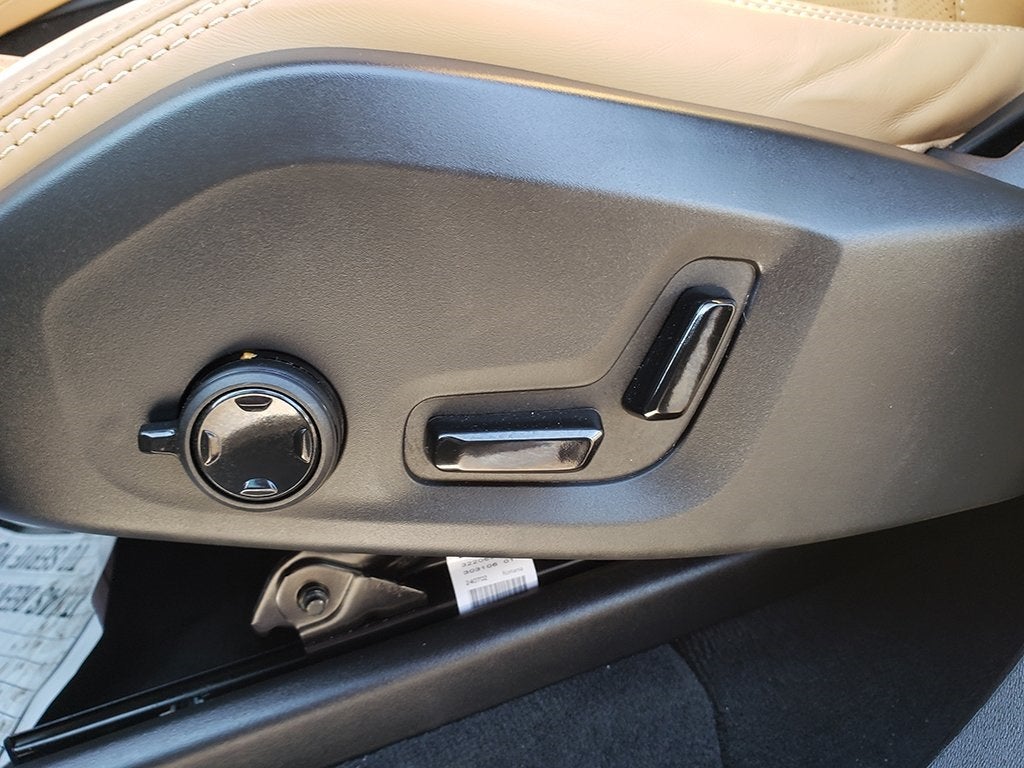 2025 Volvo XC90 B6 Ultra