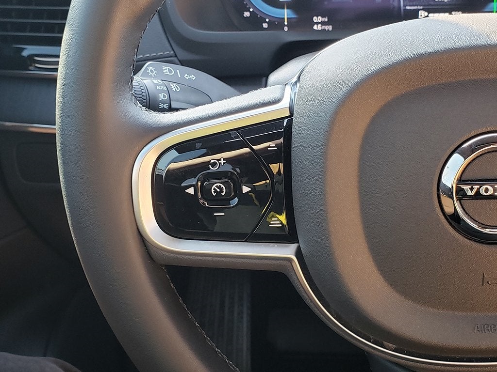 2025 Volvo XC90 B6 Ultra