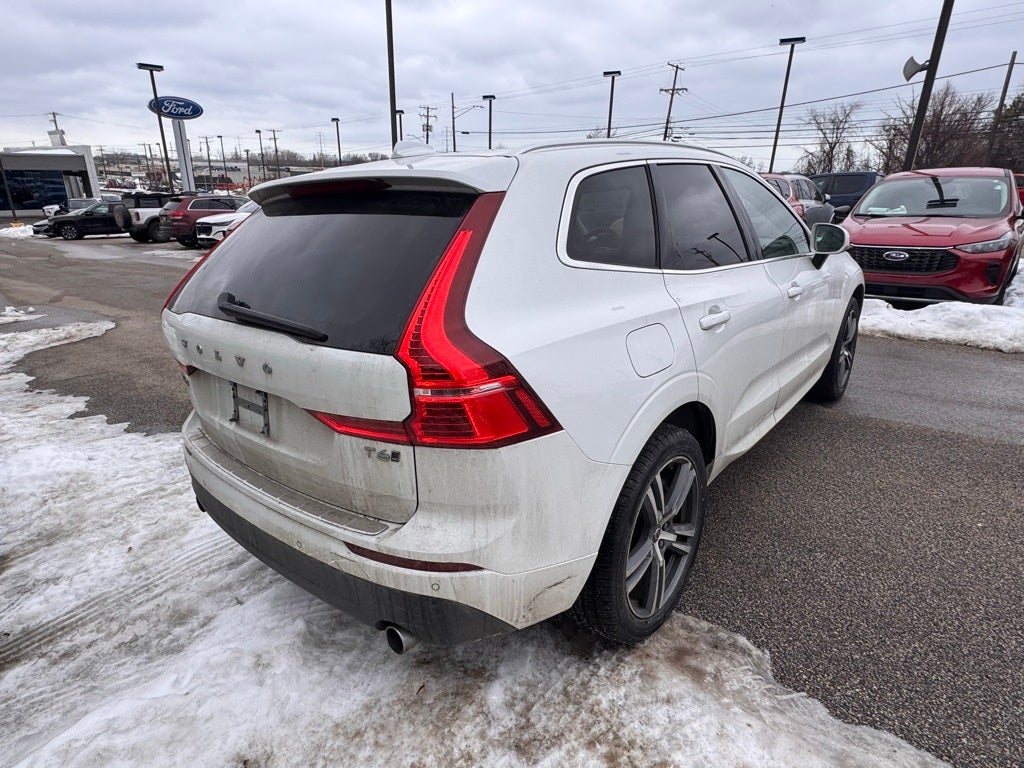 2021 Volvo XC60 T6 Momentum