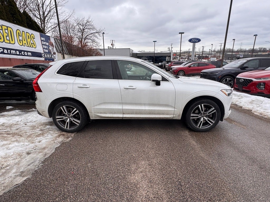 2021 Volvo XC60 T6 Momentum
